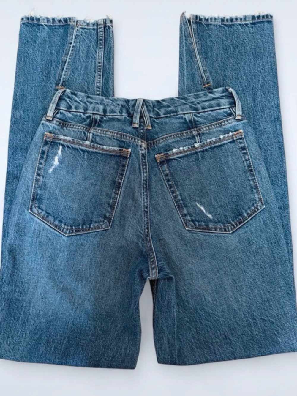Good American Straight Leg Jeans in Medium Blue Wash